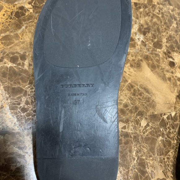 Burberry Women's ASHMORE Check PVC Slide Sandals
Size US 7. - Picture 5 of 7